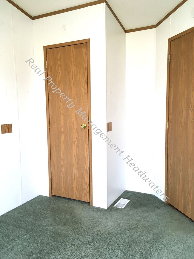 Building Photo - 3 Bedroom Mobile Home for Rent