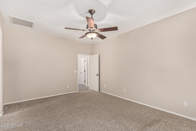 Building Photo - 3079 E Ridgewood Ln