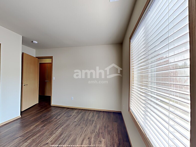 Building Photo - 13023 158th Street Ct E