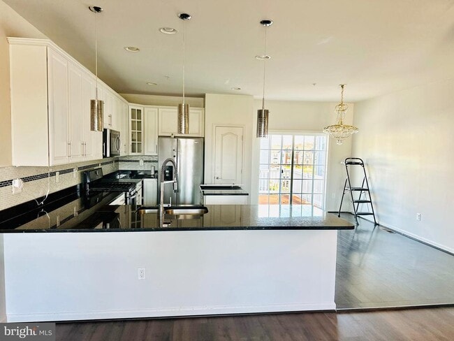 Building Photo - 9448 Adelaide Ln