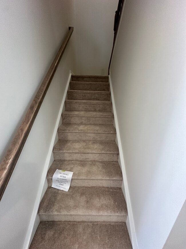 Building Photo - 220 Paneer Ln