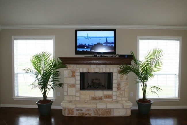 Building Photo - Duplex