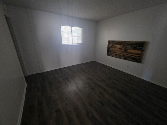 Building Photo - Newly Remodeled 3 Bedroom House in Bullhead