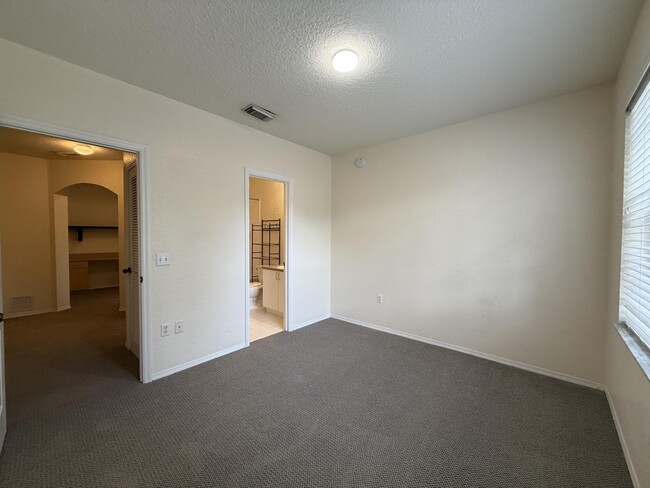 Building Photo - 1106 Belmont Pl