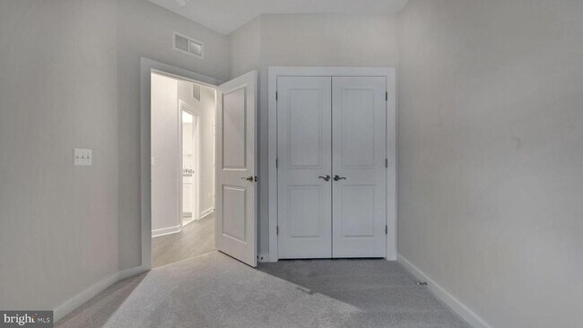 Building Photo - 13170 Arches Rd