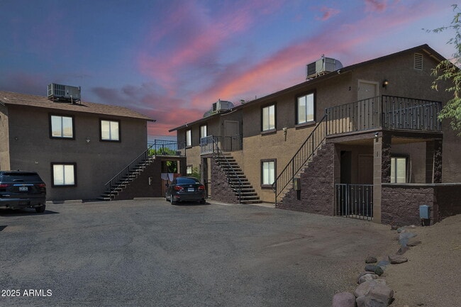 Building Photo - 1551 E Christy Dr