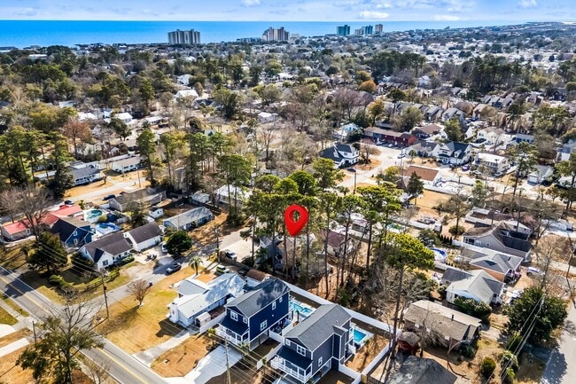 Building Photo - Reduced Rent for Any Lease Signed in Feb!! 8 Blocks to the Beach!!