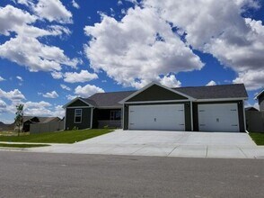 Building Photo - 3 bedroom in Billings MT 59106