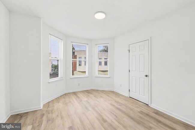 Building Photo - 2821 N Stillman St
