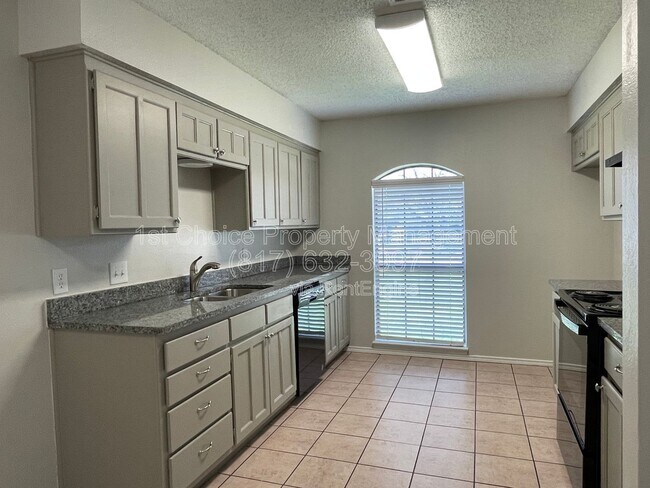 Building Photo - 459 Little Valley Ct