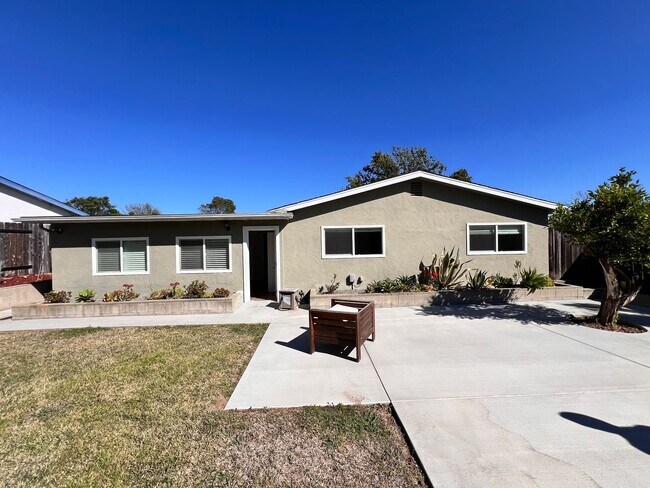 Building Photo - 6946 Cowles Mountain Blvd
