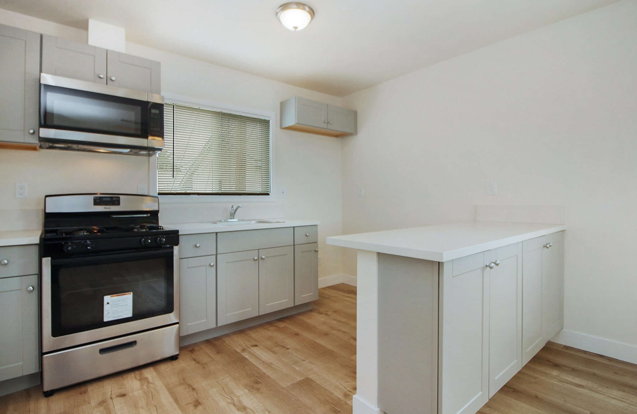 Stainless Steele Appliances - 1941 Olive Ave