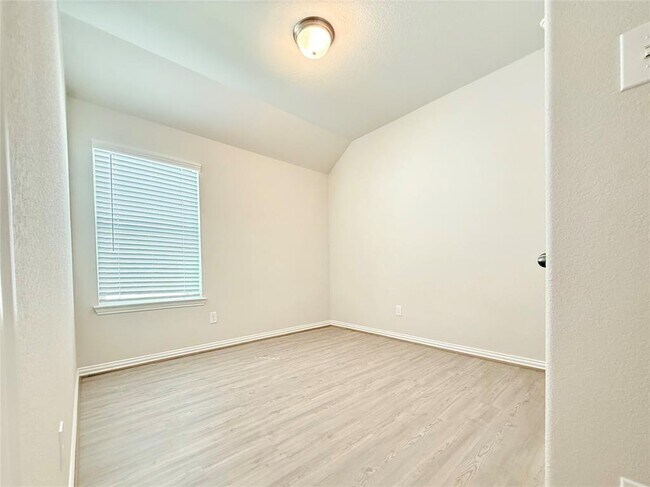 Building Photo - 22858 Ephesus Ave