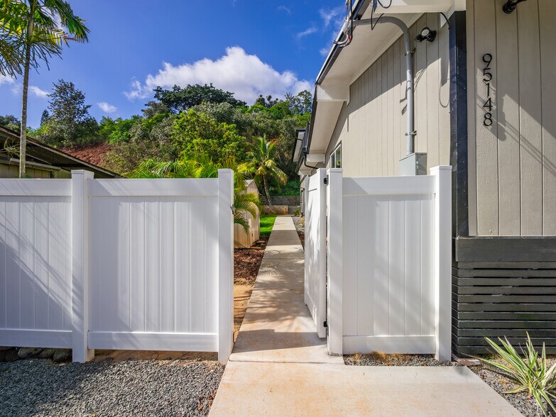 Building Photo - 95-148 Waimakua Dr