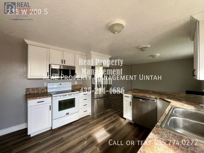 Building Photo - 235 W 200 S