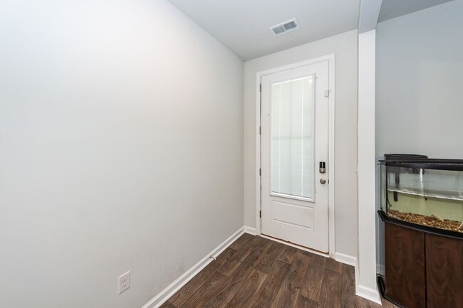Building Photo - 4 Bedroom 2.5 Bath Home in Cane Bay Planta...