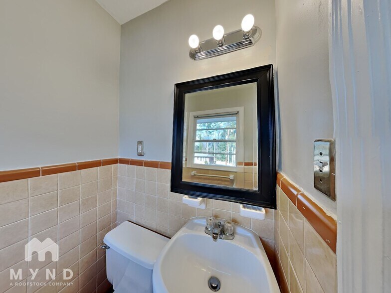 Building Photo - 3660 Hill Acres Rd SW