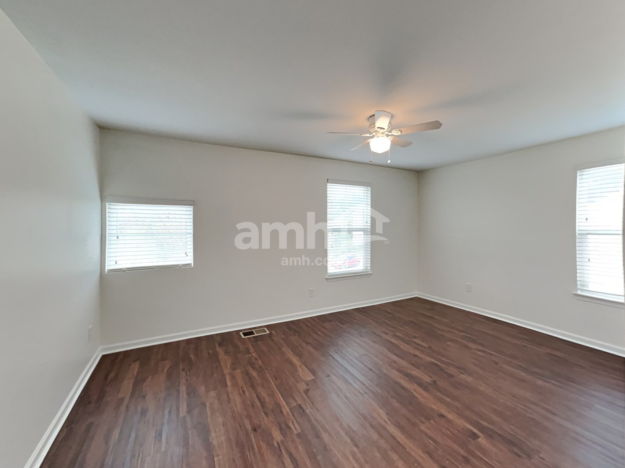 Building Photo - 7184 Kenyon Dr