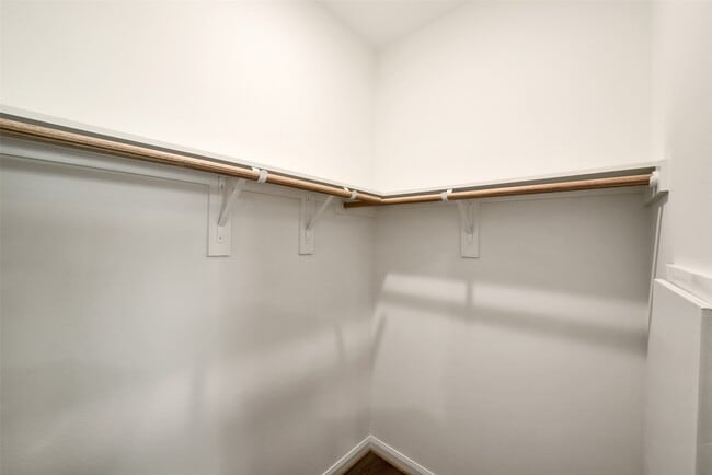 Building Photo - 11611 Moltere Dr