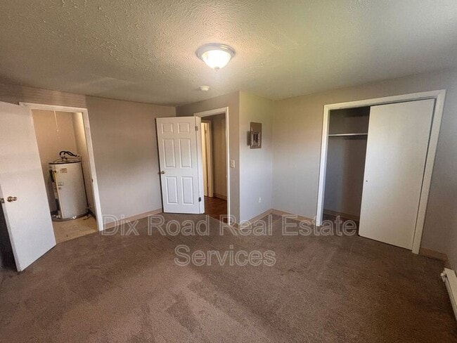 Building Photo - 420 Bellbrook Ave