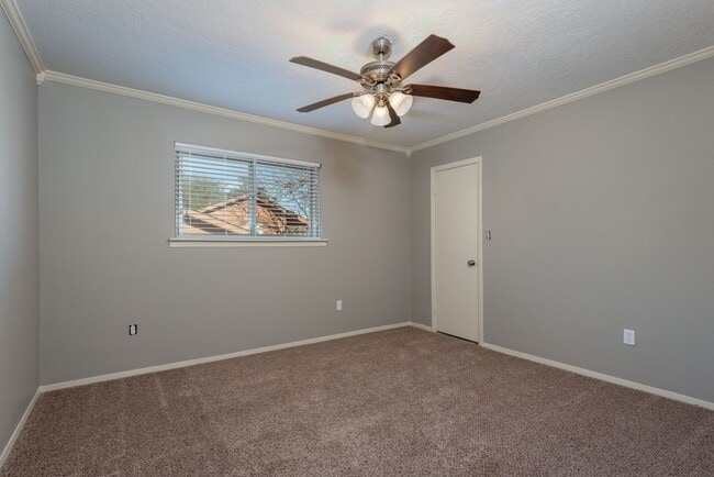 Building Photo - AUGUST 2026 MOVE IN! Beautiful 5 Bed Recently Renovated!