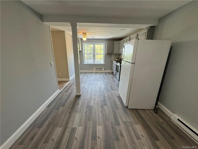 Building Photo - 20 Davis Hill Rd