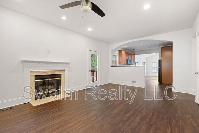 Building Photo - 240 Timber Knoll Dr