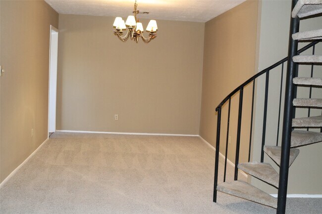 Building Photo - 17131 Morning Star Ave