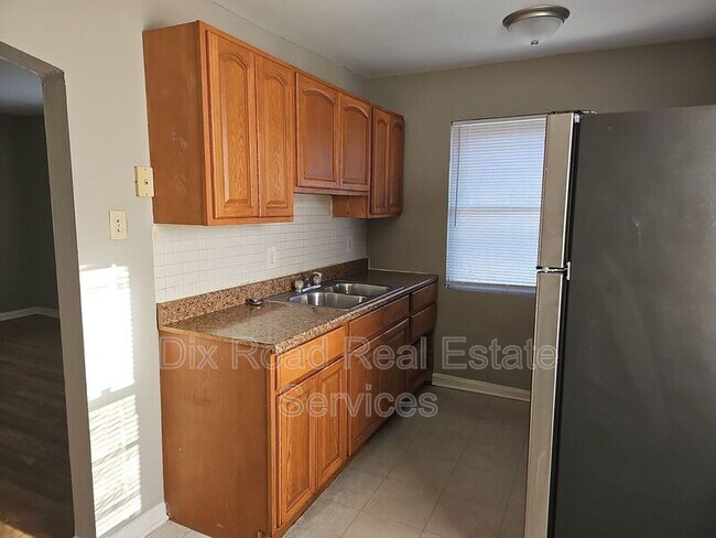 Building Photo - 3121 Gobel Ave