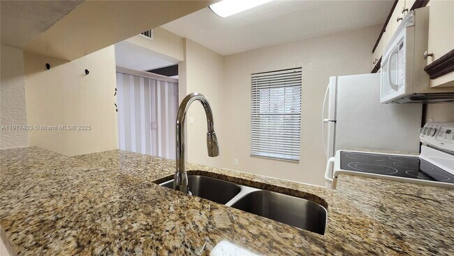 Building Photo - 2562 NW 89th Dr