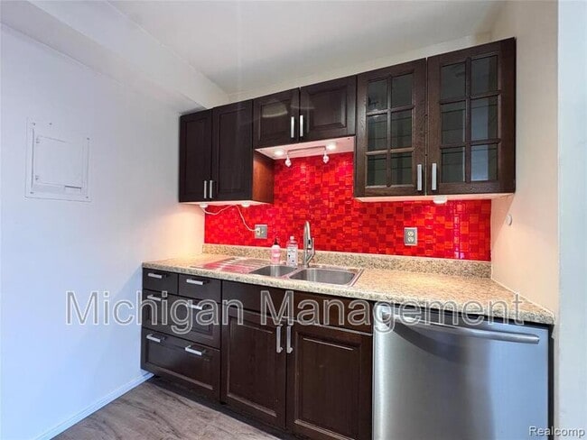 Building Photo - 2150 Pauline Blvd