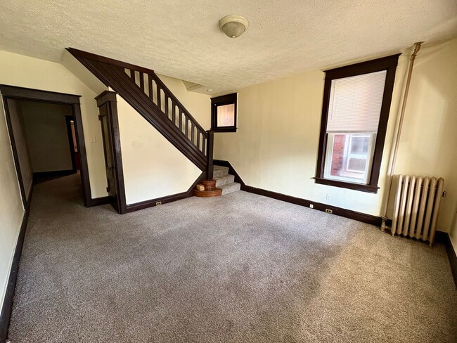 Building Photo - 3 Bedroom Single Family Home in Harrisburg!