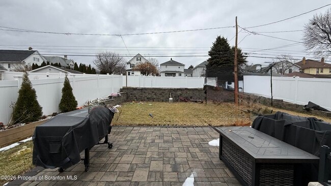 Building Photo - 721 N Lincoln Ave