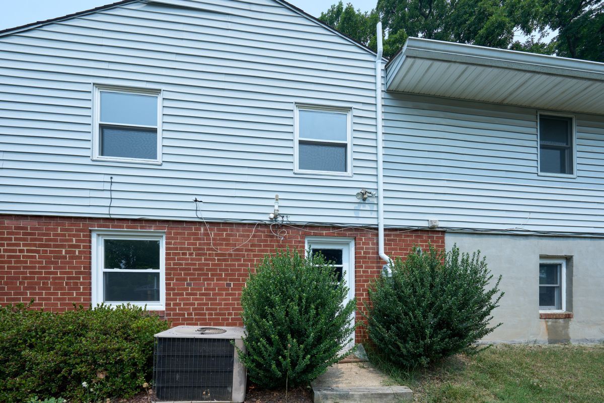 Building Photo - 2924 Gracefield Rd
