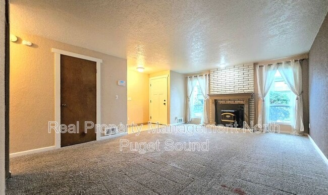 Building Photo - 12600 4th Ave W