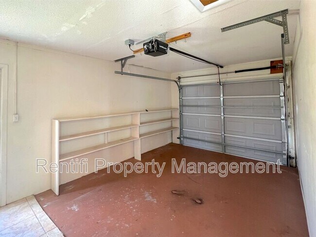 Building Photo - 1228 SE 37th St