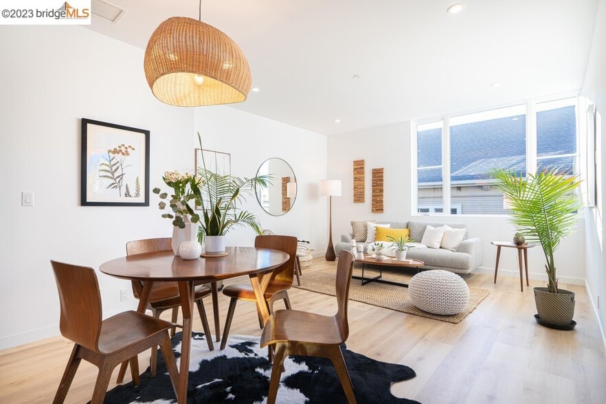 Living & Dinning Areas - 802 Apgar St