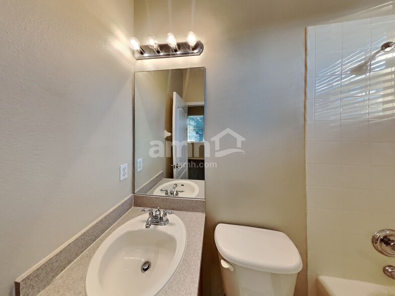 Building Photo - 20052 Bluff Oak Blvd