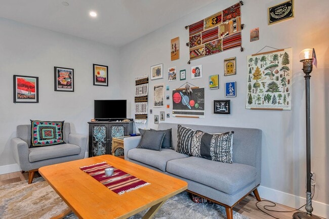 Building Photo - Fresh and Modern 1BD/1BA Upstairs ADU Near Downtown Livermore!