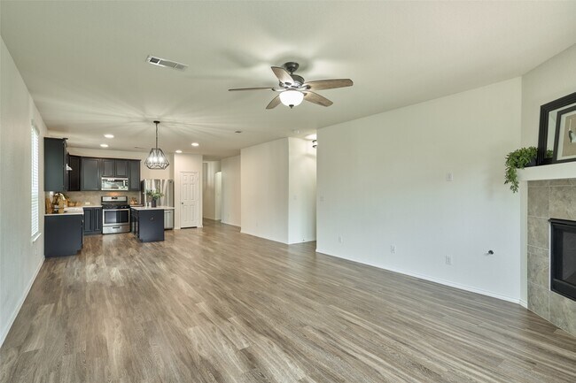 Building Photo - 2214 Timberland Country Ct