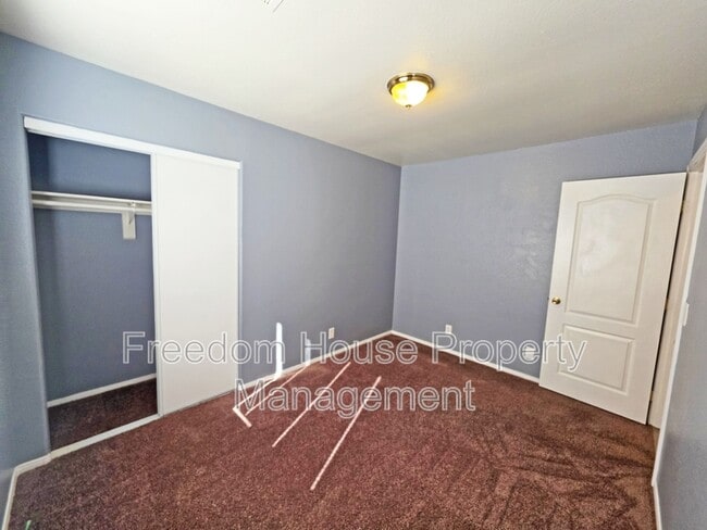 Building Photo - 1444 Star Rd