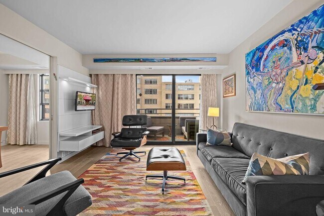 Building Photo - 1401 17th St NW