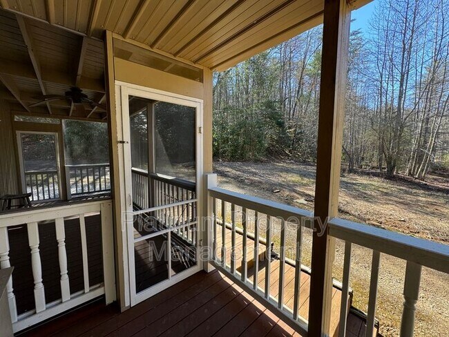 Building Photo - 971 Mountain Cove Rd