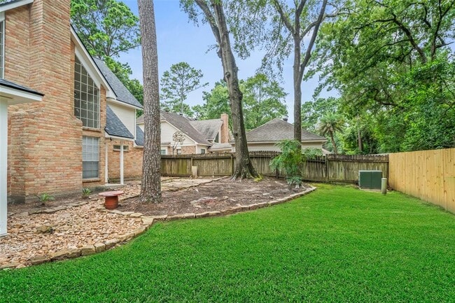 Building Photo - 135 Towering Pines Dr