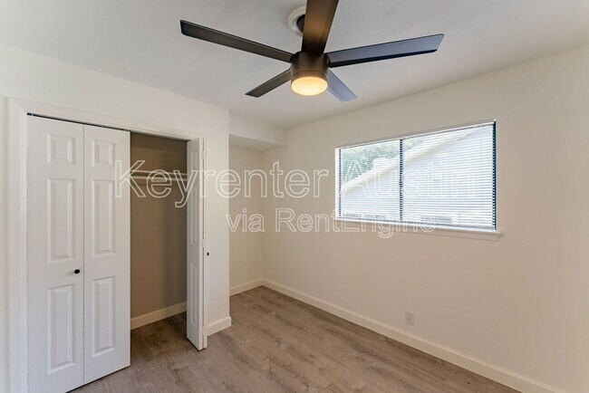 Building Photo - 9409 Meadow Vale