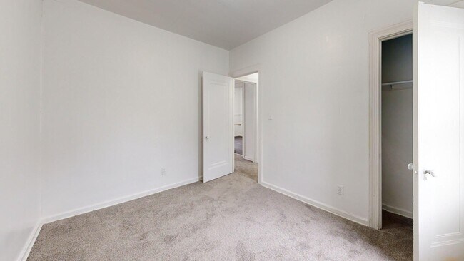 Building Photo - 3863 E 154th St