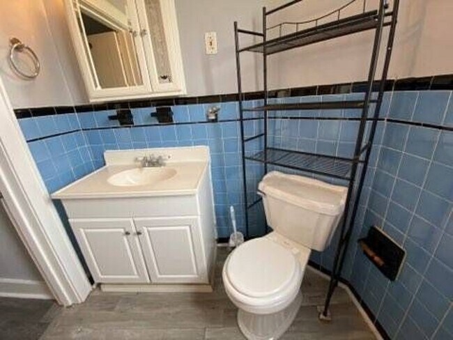 Bathroom - 3459 Denny St