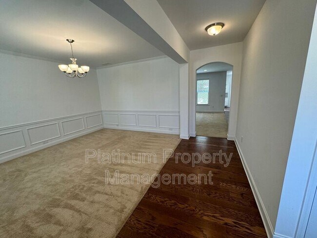 Building Photo - 2045 Birmingham Ct