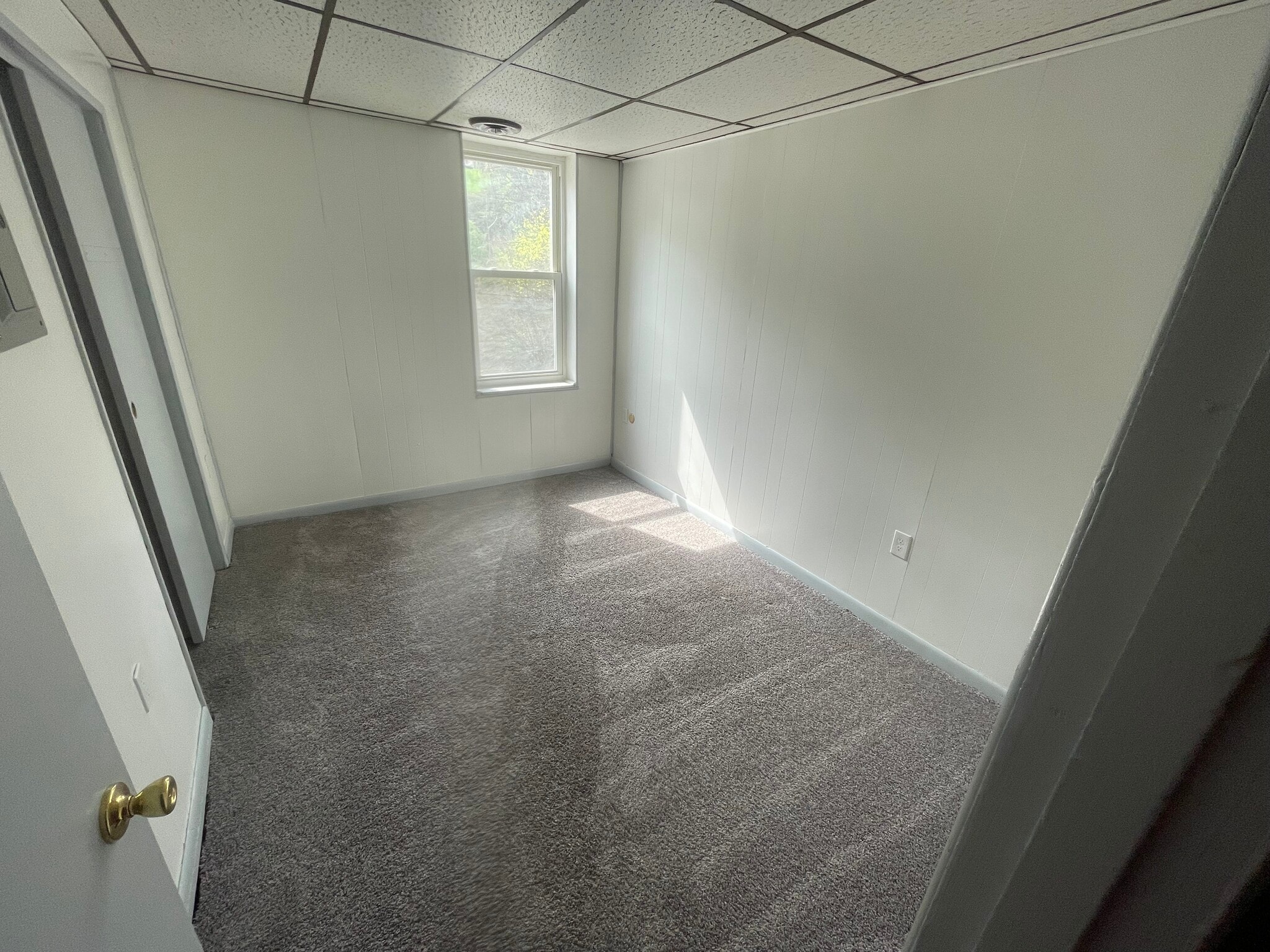 Building Photo - 410 W 5th Ave