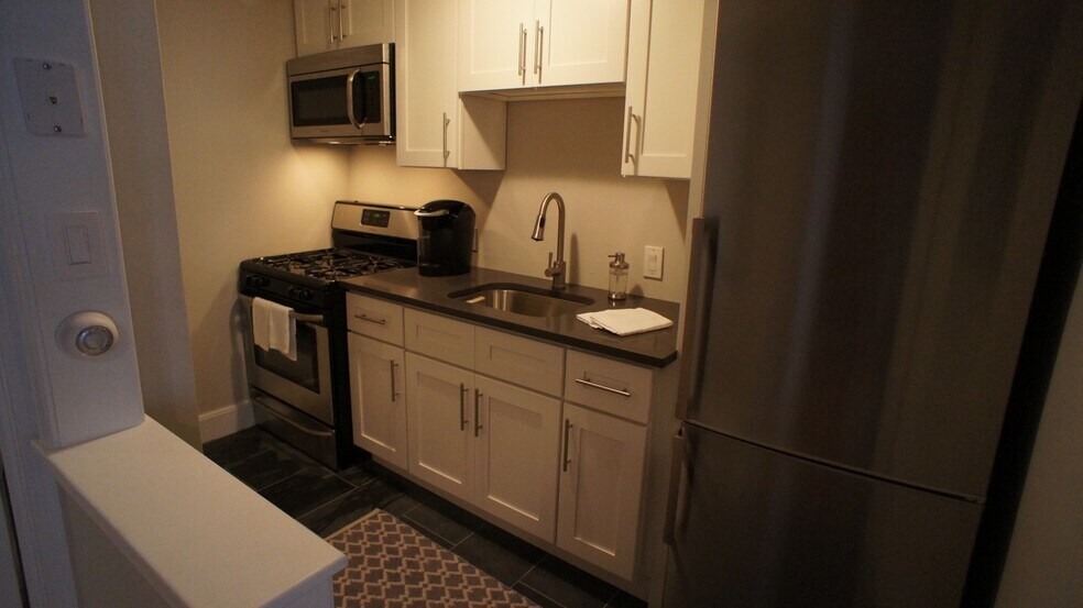 Building Photo - 65 Dartmouth St